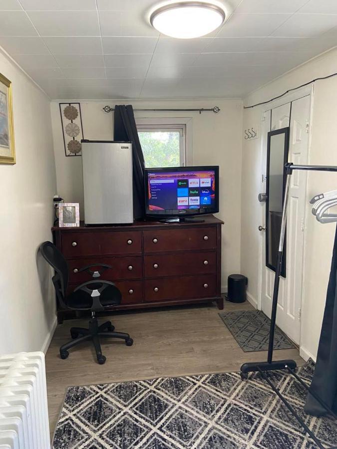 Cozzy Room With Private Entrance And Drive Way New York Eksteriør bilde