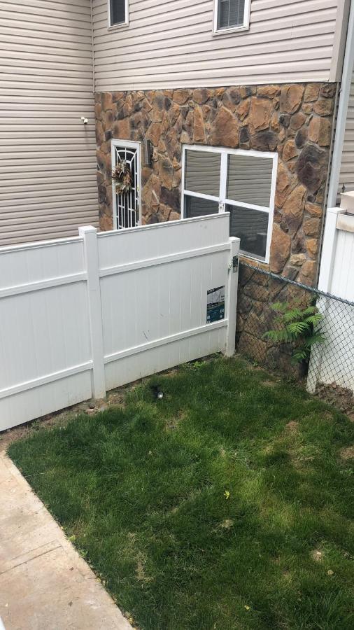 Cozzy Room With Private Entrance And Drive Way New York Eksteriør bilde